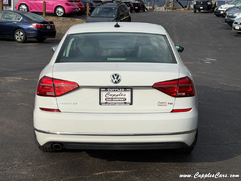 2016 Volkswagen Passat Image 38