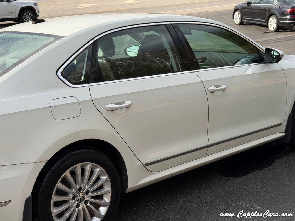 2016 Volkswagen Passat Image 40