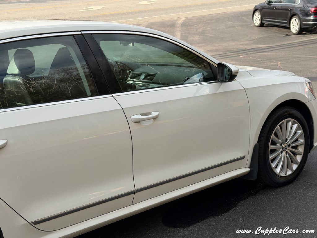 2016 Volkswagen Passat Image 41