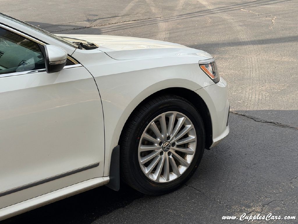 2016 Volkswagen Passat Image 42