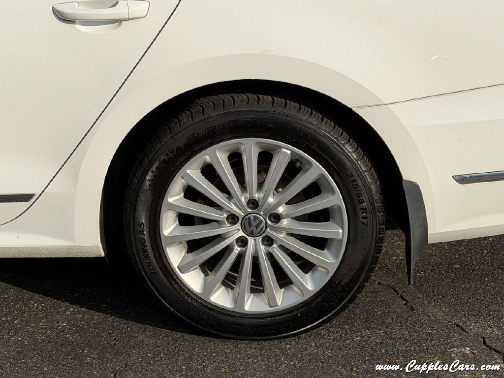 2016 Volkswagen Passat Image 45