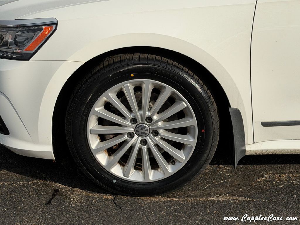 2016 Volkswagen Passat Image 46