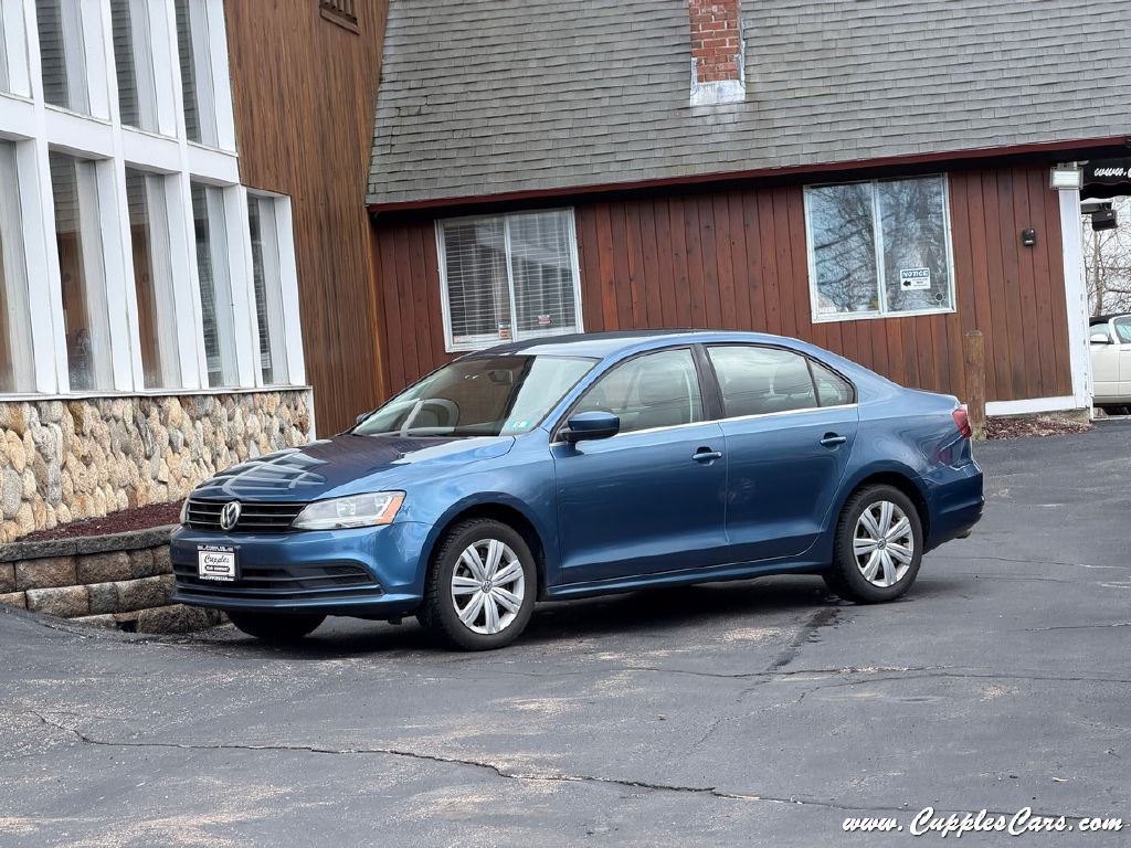 2017 Volkswagen Jetta Image 2