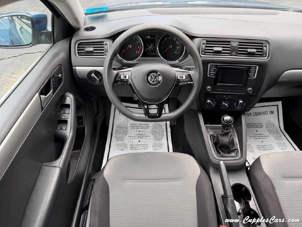 2017 Volkswagen Jetta Image 16