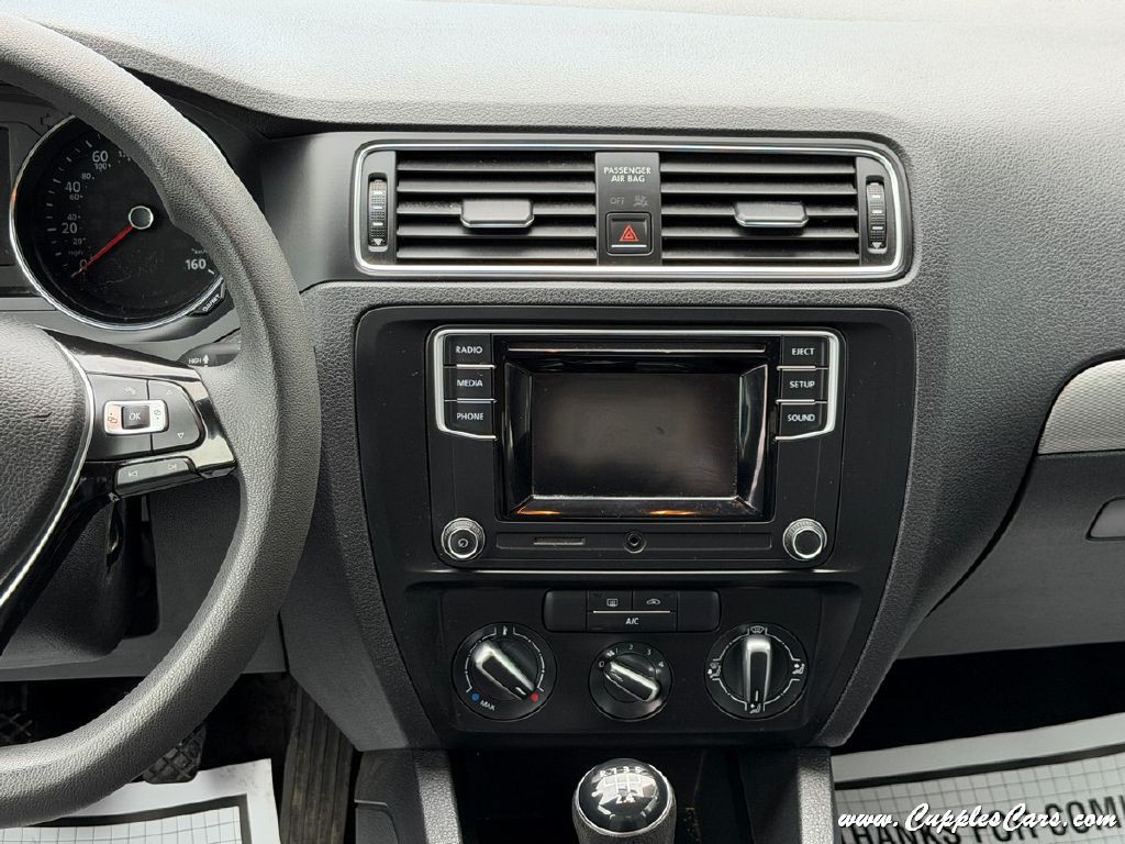 2017 Volkswagen Jetta Image 17