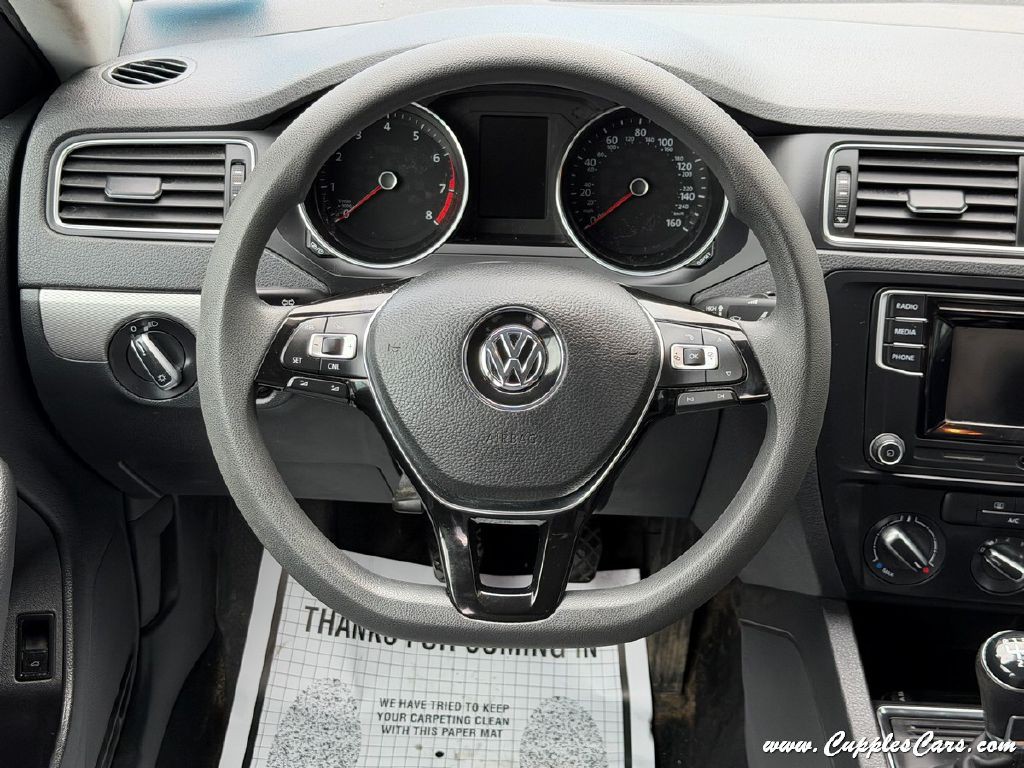 2017 Volkswagen Jetta Image 19