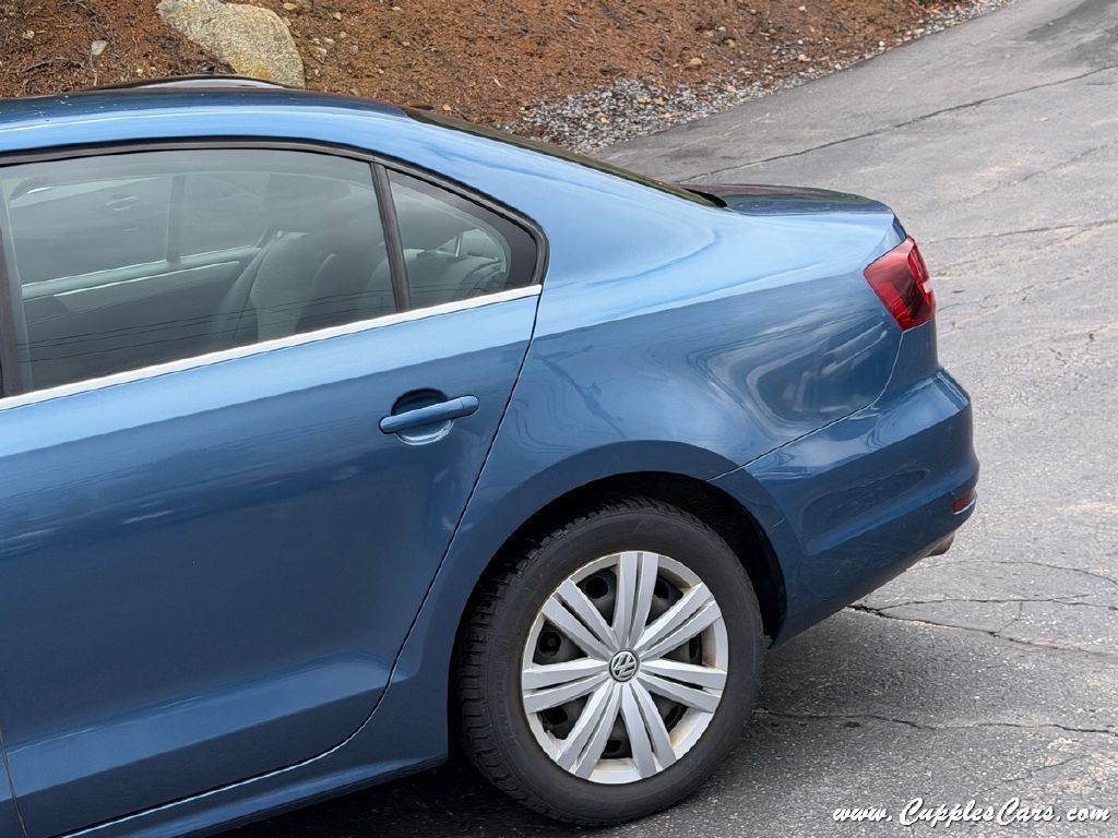 2017 Volkswagen Jetta Image 35