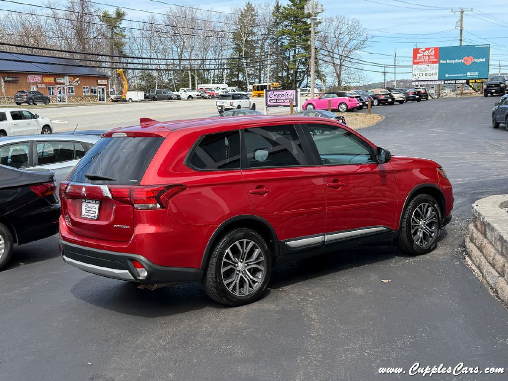 2017 Mitsubishi Outlander Image 10