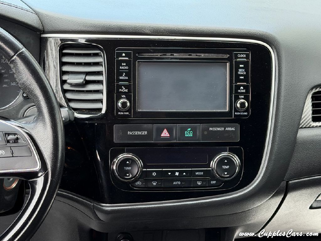 2017 Mitsubishi Outlander Image 18
