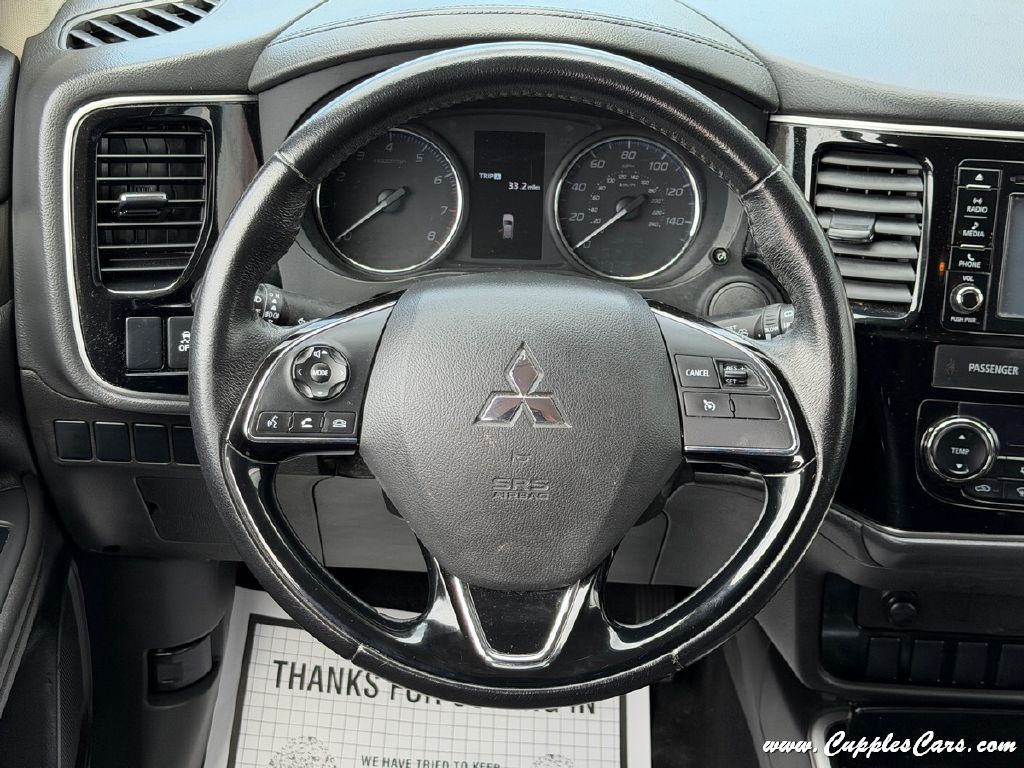 2017 Mitsubishi Outlander Image 20