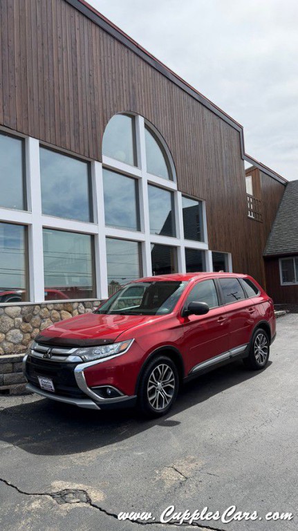 2017 Mitsubishi Outlander Image 35