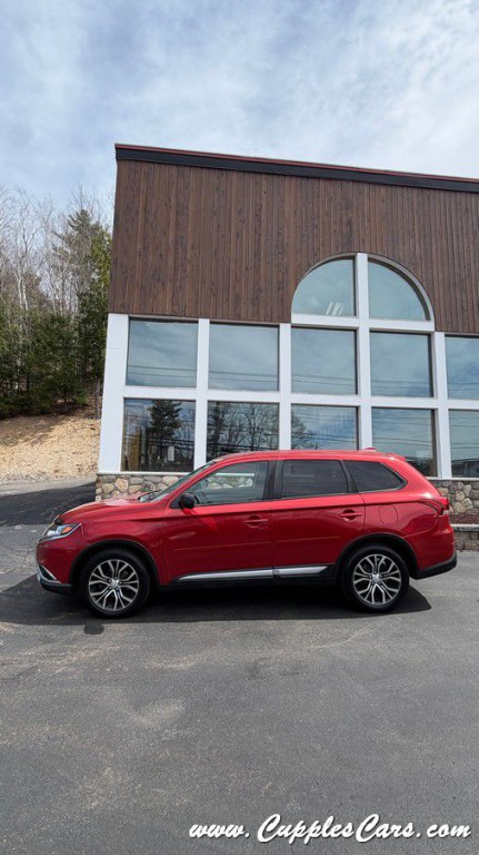 2017 Mitsubishi Outlander Image 36