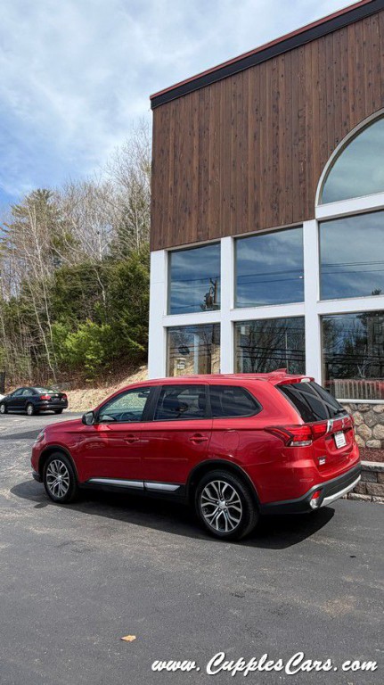 2017 Mitsubishi Outlander Image 37