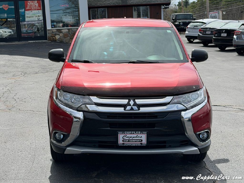 2017 Mitsubishi Outlander Image 41