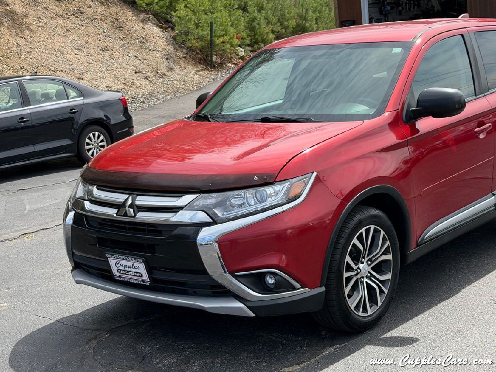 2017 Mitsubishi Outlander Image 42