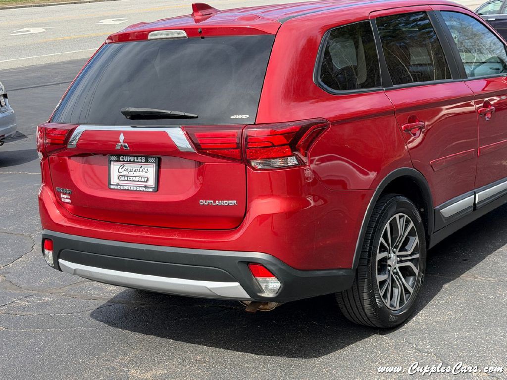 2017 Mitsubishi Outlander Image 47