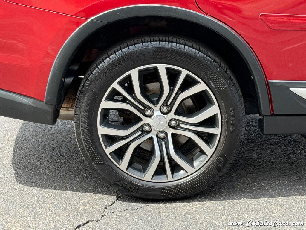 2017 Mitsubishi Outlander Image 52