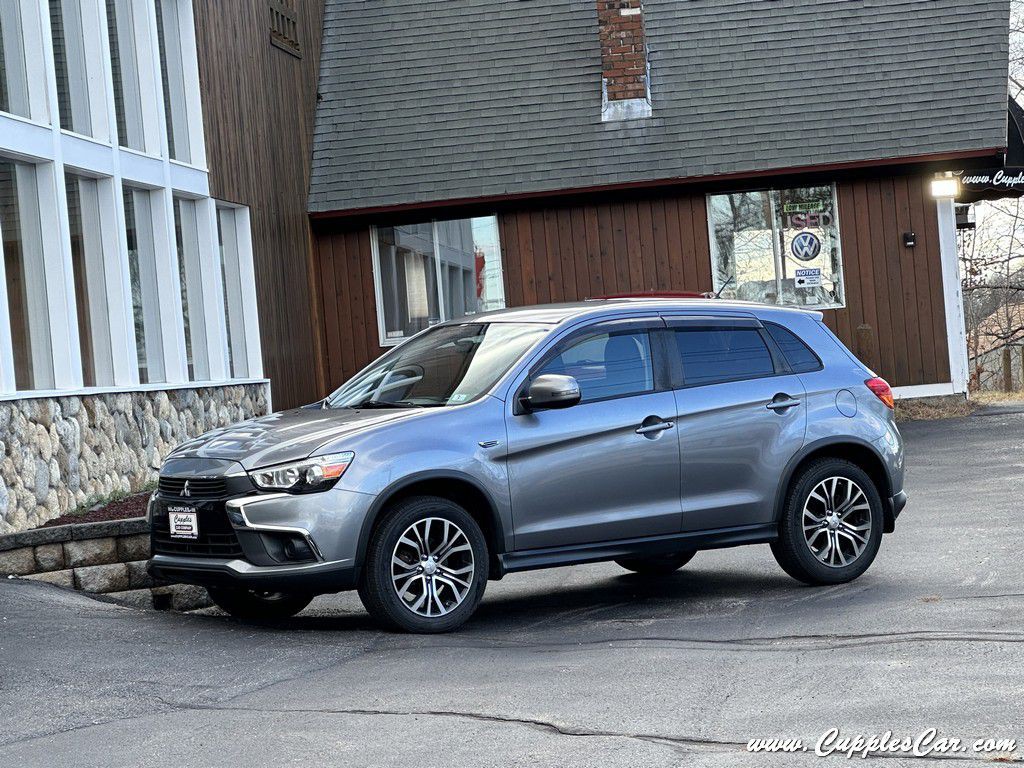 2018 Mitsubishi Outlander Image 2