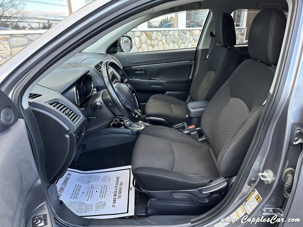 2018 Mitsubishi Outlander Image 4