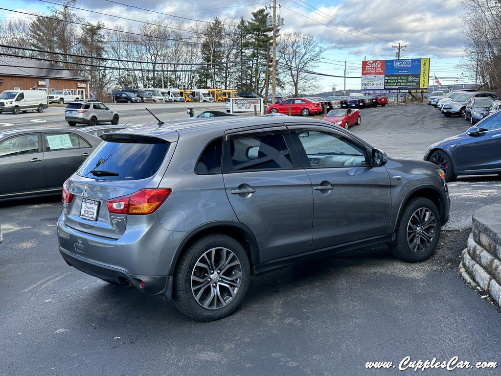 2018 Mitsubishi Outlander Image 9