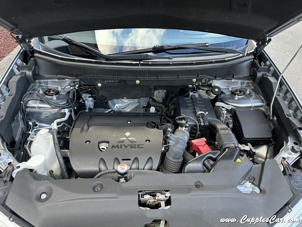 2018 Mitsubishi Outlander Image 13