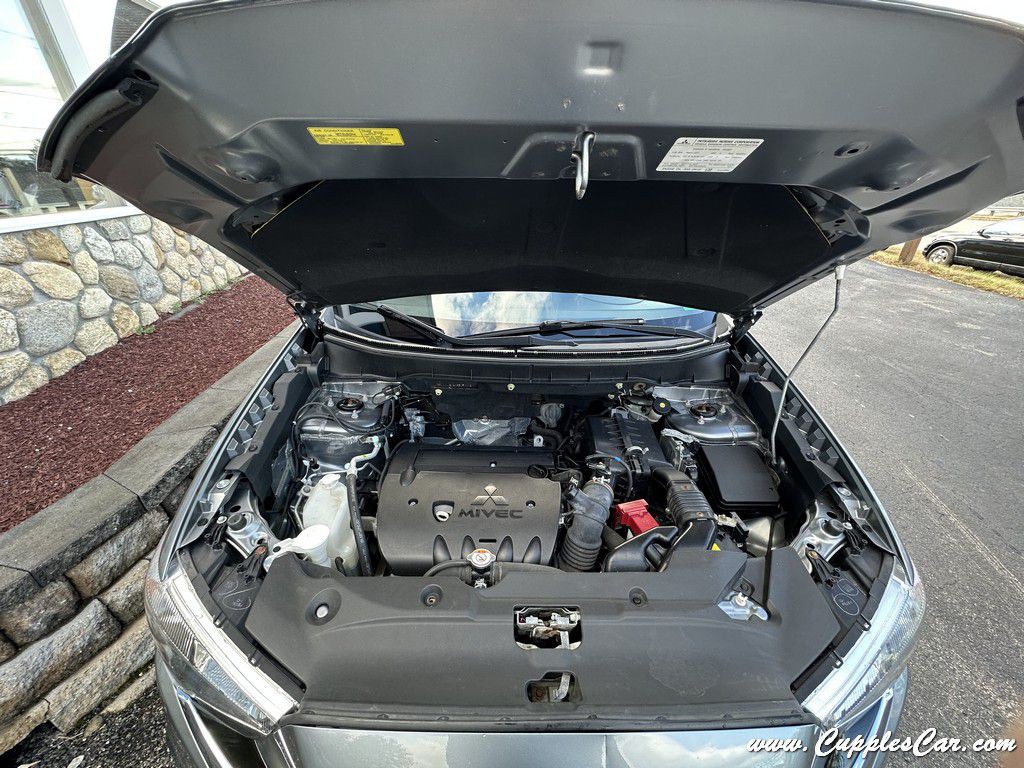 2018 Mitsubishi Outlander Image 14