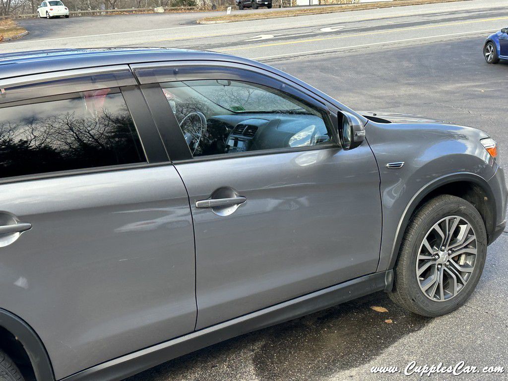 2018 Mitsubishi Outlander Image 32