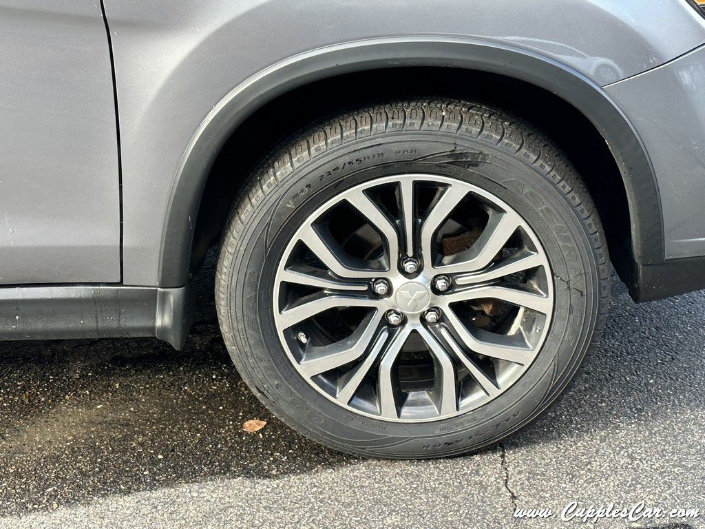 2018 Mitsubishi Outlander Image 34