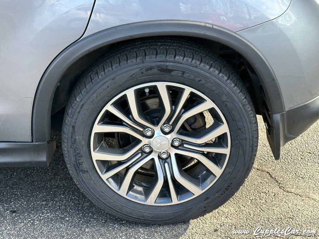 2018 Mitsubishi Outlander Image 36