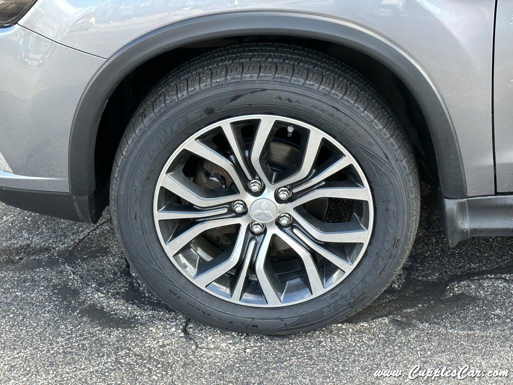 2018 Mitsubishi Outlander Image 37