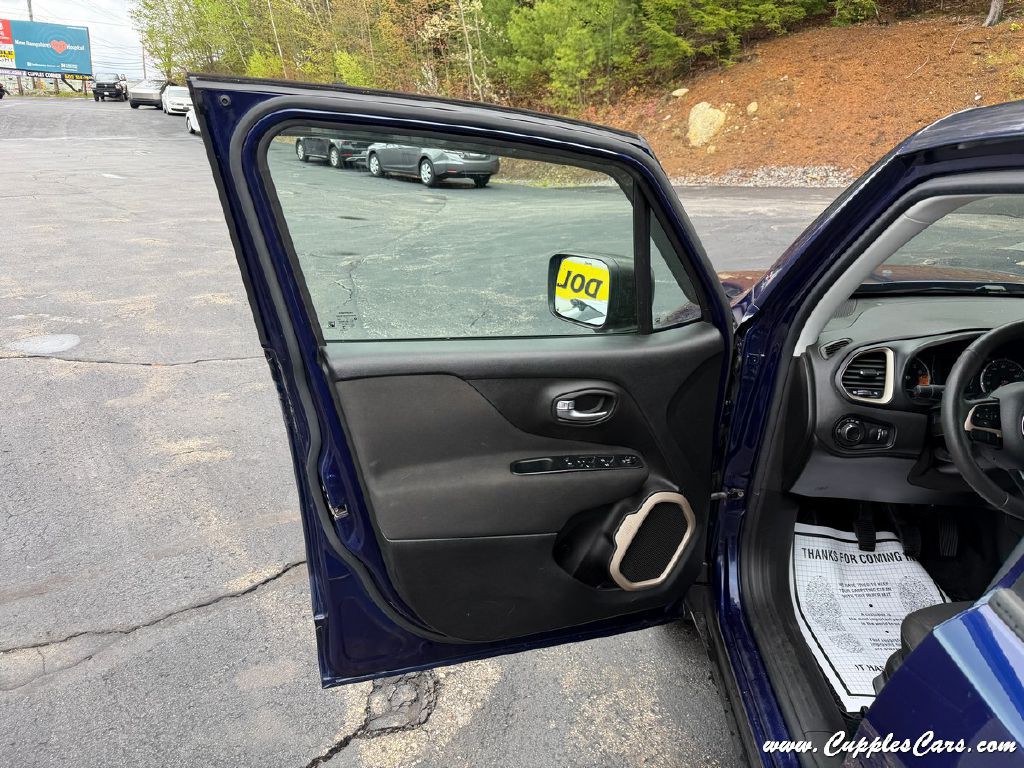 2016 Jeep Renegade Image 6