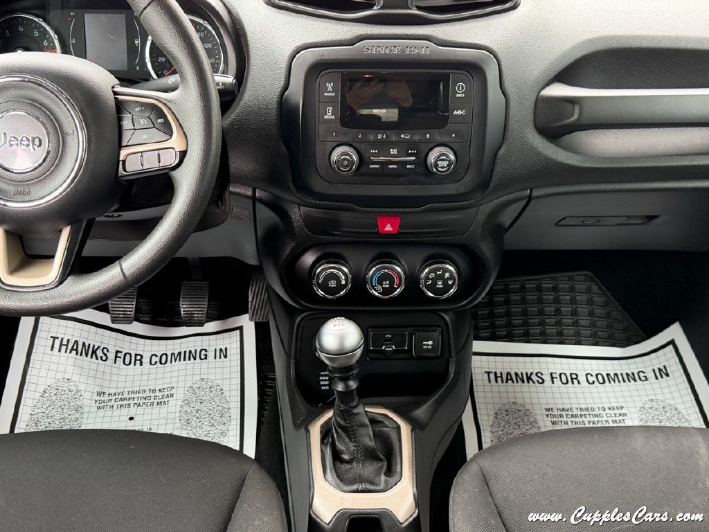 2016 Jeep Renegade Image 18
