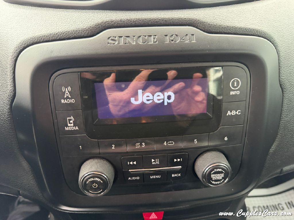 2016 Jeep Renegade Image 29