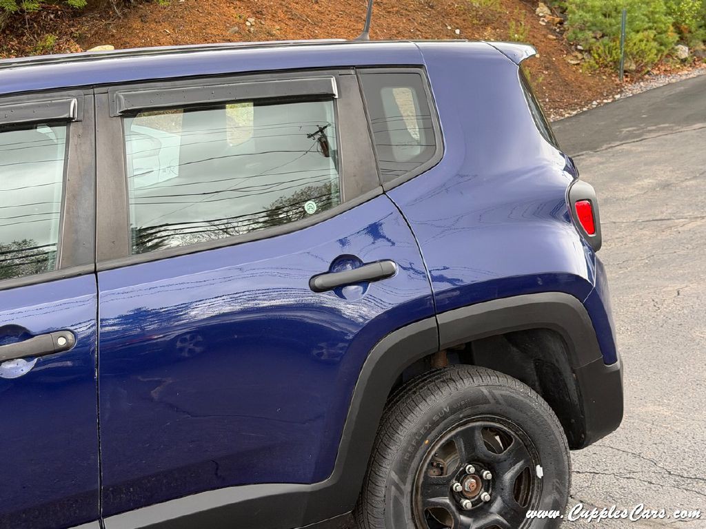 2016 Jeep Renegade Image 34