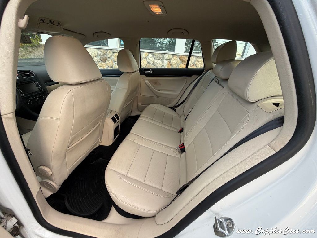 2011 Volkswagen Jetta Image 27