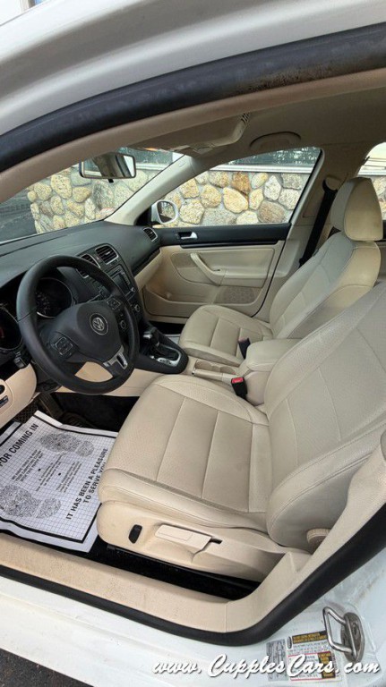 2011 Volkswagen Jetta Image 33