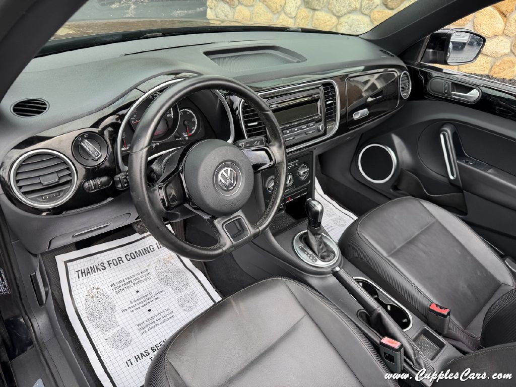 2013 Volkswagen Beetle Image 5