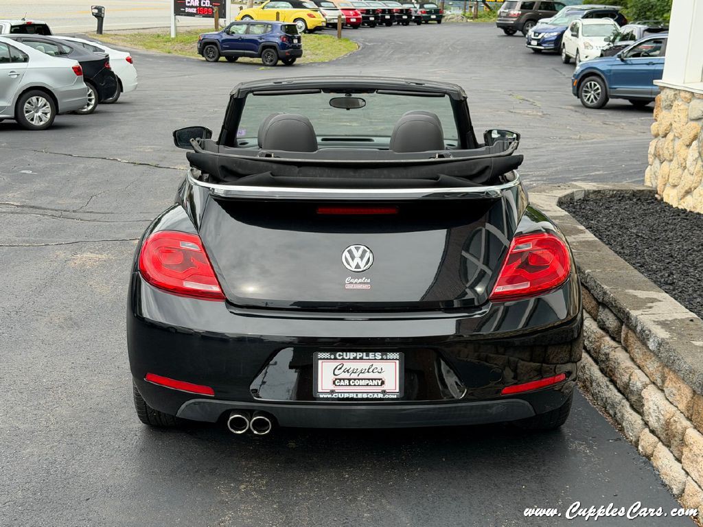 2013 Volkswagen Beetle Image 11