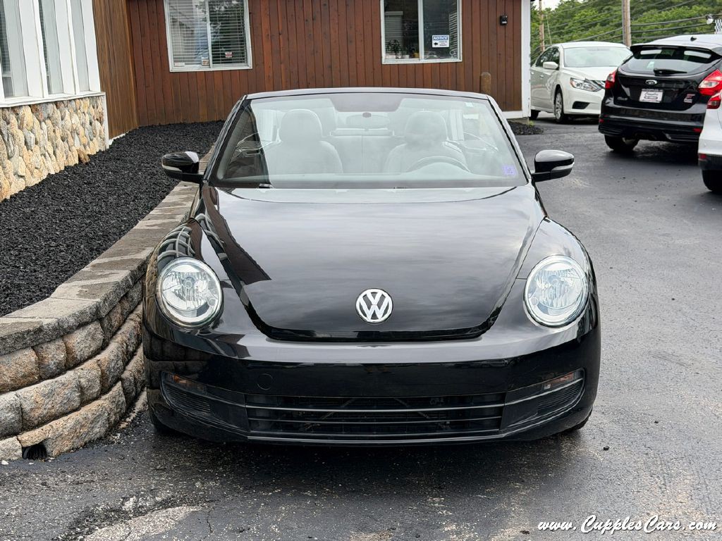 2013 Volkswagen Beetle Image 13