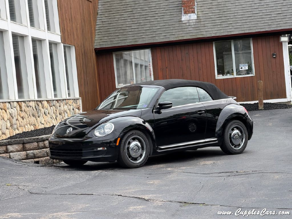 2013 Volkswagen Beetle Image 16