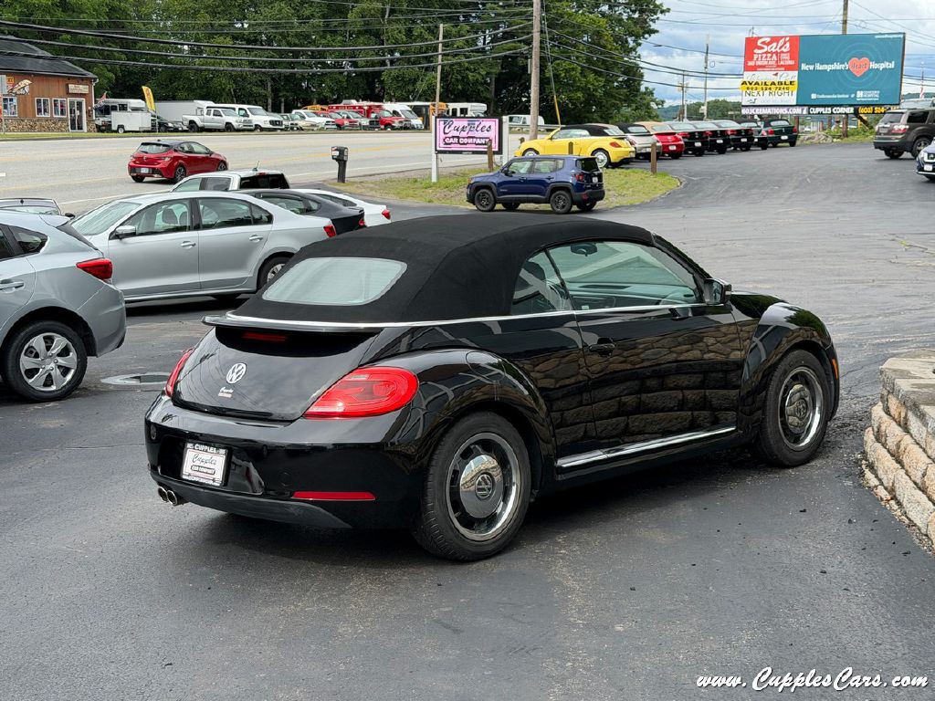 2013 Volkswagen Beetle Image 17