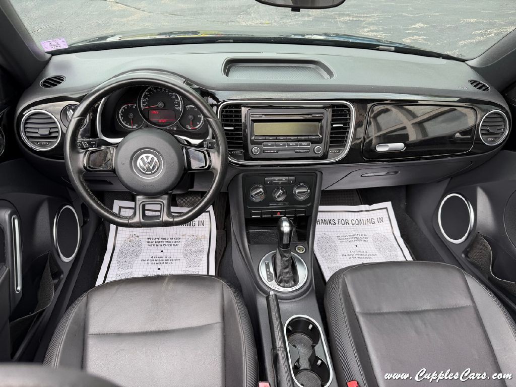 2013 Volkswagen Beetle Image 21