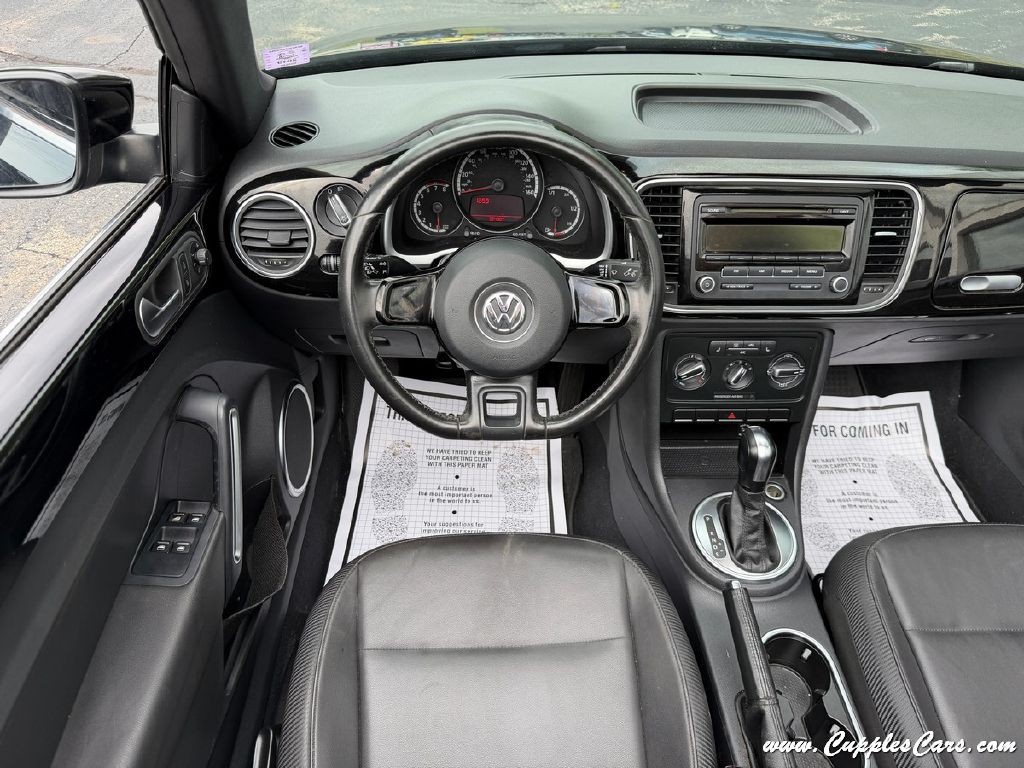 2013 Volkswagen Beetle Image 22