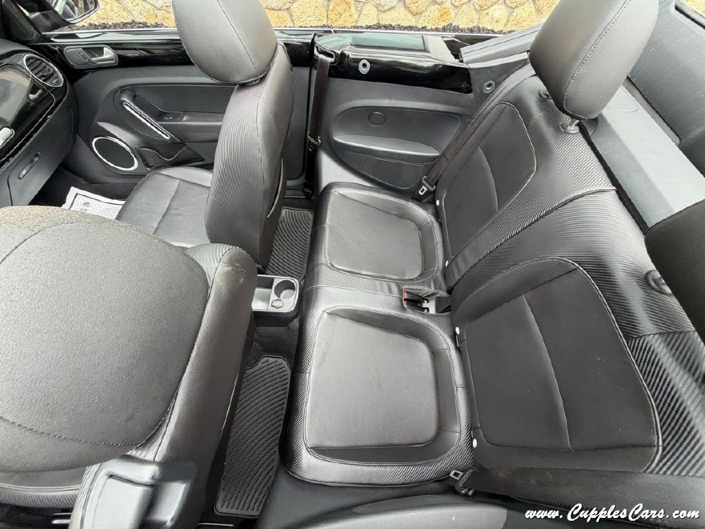2013 Volkswagen Beetle Image 29