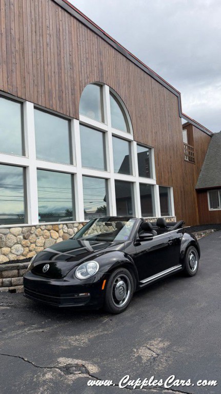 2013 Volkswagen Beetle Image 30