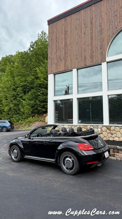 2013 Volkswagen Beetle Image 32
