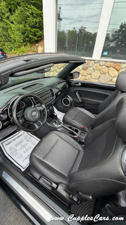 2013 Volkswagen Beetle Image 33