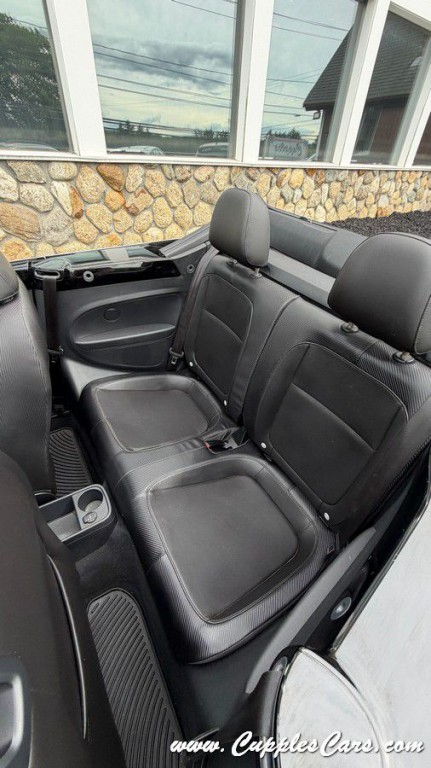 2013 Volkswagen Beetle Image 34