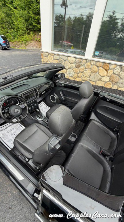 2013 Volkswagen Beetle Image 35