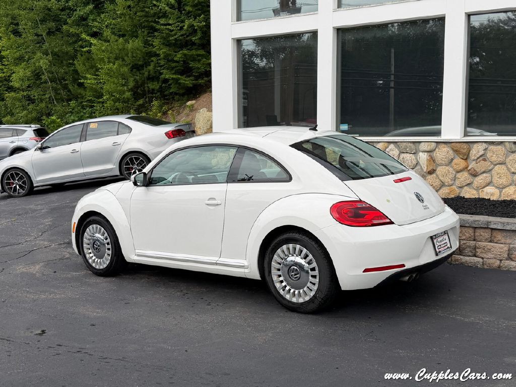 2013 Volkswagen Beetle Image 3